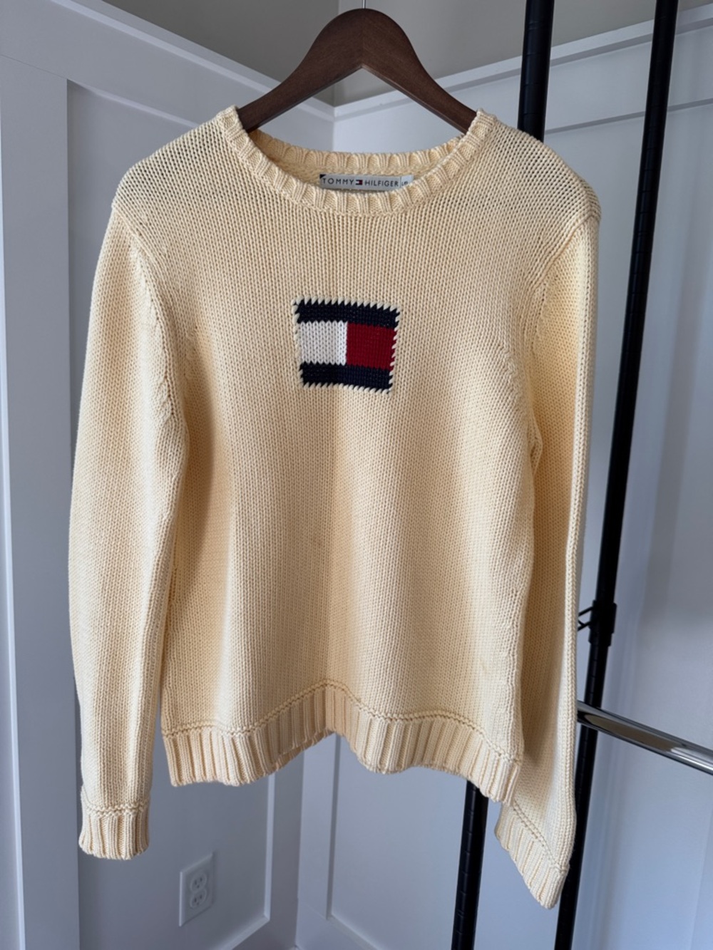 Tommy Hilfiger Women's Cream Sweater size L